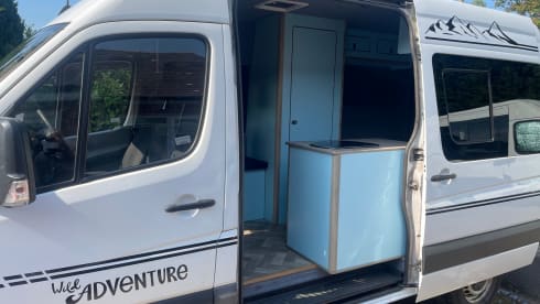 mercy – New build 3 berth Mercedes Benz Campervan 3 belted seats