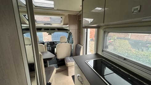 AUTOMATIC 4-seater Ford Bürstner Lineo 2023
