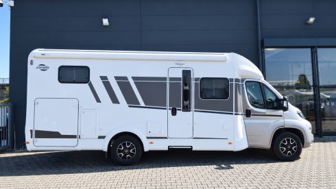 Nr. 7 Carado T448 – Very luxurious family camper, new from 2025 and fully equipped.