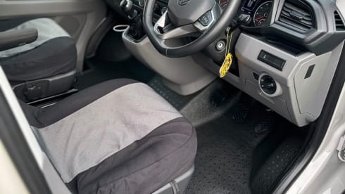 Archie – Luxury VW Campervan For Hire 