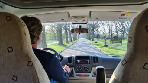 Rolling! – Wonderful, compact and spacious camper for 2-4 people
