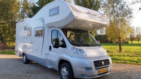 RollerTeam2 – Luxe Rollerteam camper, 5 gordels en veel opbergruimte, compleet ingericht