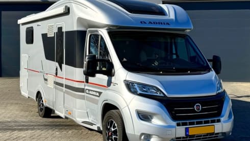 Adria – Luxe 5p Adria Matrix 670 SBC Platinum Camper 