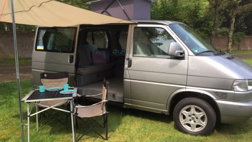 Mandala - Cozy and robust VW T4 multivan with lifting roof