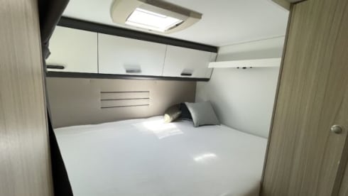 6 Persons with Alcove Sun Living