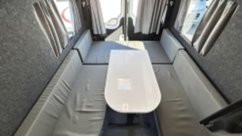 Joy Ride – 2p Volkswagen Crafter from 2010