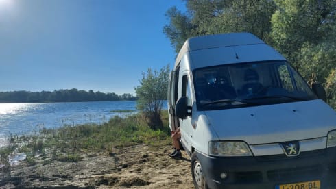 Hippiebus – Handmade really beautiful hippievan with solar panels