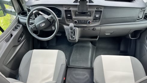 Luxury 4p camper for a great experience