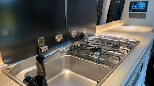 Lillibet – Adventure Ready – Stunning Bayleaf Green VW T6.1, 4 Berth – Pets Welcome