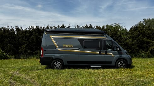 MOBILHOMIE – Campervan Burstner automatic met popup dak (4 slaapplaatsen)