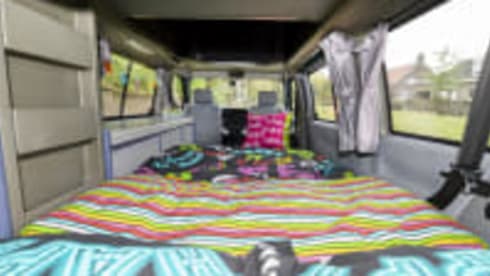 Happy - Cozy and robust VW T4 California with sleeping roof