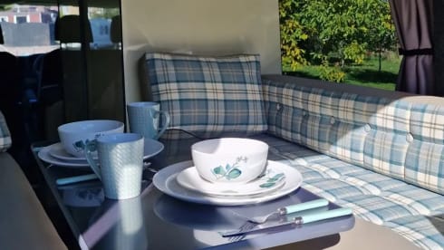 Dark night – 4 berth Volkswagen campervan from 2021