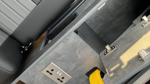 Poppy the pop top – 2 berth + 2 Kids Ford camper van 2018