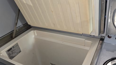 4p Volkswagen campervan uit 2000