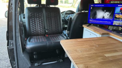 Wee devil – 4 berth Volkswagen campervan from 2014