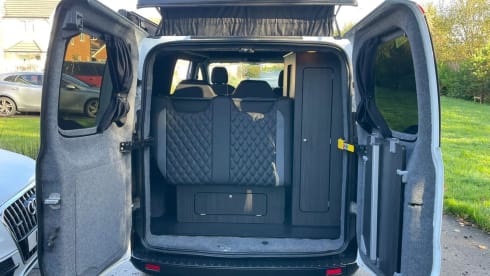 Charlie Van Dan – 4 berth Ford campervan from 2018