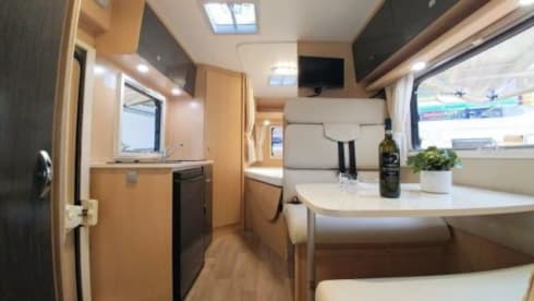 A-type – Compact young camper; very fully equipped