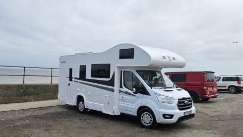 Eze – HR Adventures - Rimor Kilig 9 - 6 berth, 6 seat belt Motorhome