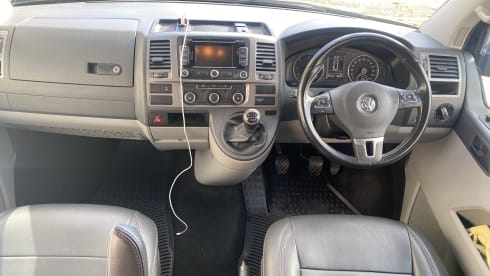 Ronnie – 4 berth Volkswagen campervan 2015