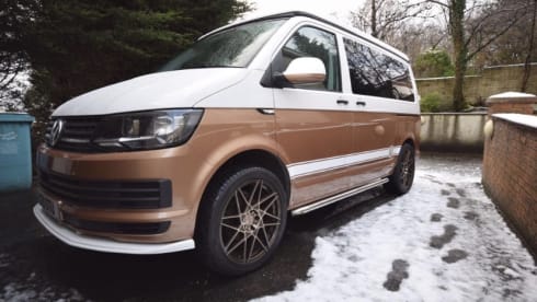 Volkswagen Campervan - 4 Berth