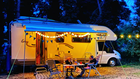 Familie / gezins camper  – Family camper with 7 sleeping places 