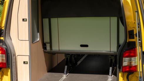 Yellow Submarine – Bus camper VW T5 Extended - Just like a car