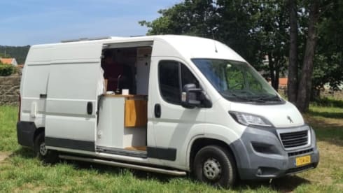 Piebe – Peugeot Bus camper, complete house on wheels