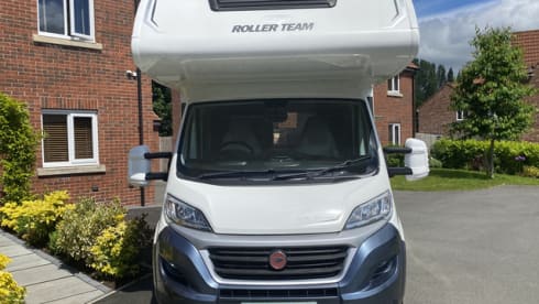Mario – The ultimate off grid motorhome! Rent "Mario" the Motorhome!
