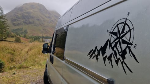 SKYE – OFF-GRID 2 berth Shower Kitchen Heating - bedding included - Campervan