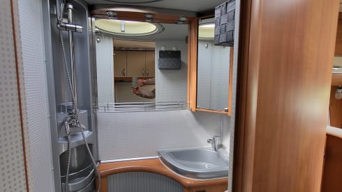 2p Hobby semi-integrated uit 2012