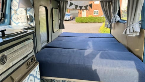 Retro Rentals Henley – 1984 Retro Volkswagen T25 - Little Betty Blue. (Newly Restored)