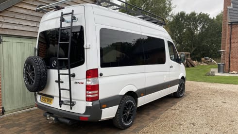 Mr Adventure  – 2 berth Mercedes-Benz Adventure Van