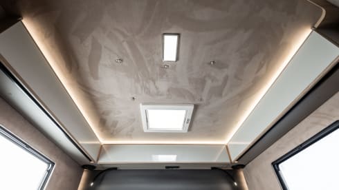 2026 4P McLouis 870+roof air conditioning, automatic 180 hp, bicycle rack, LPG, underfloor heating 