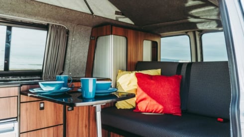 Barbarella – 4 Berth Cosy VW T5 Campervan 