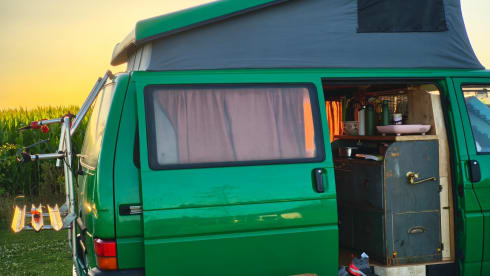 Kikker – 4p Volkswagen bus uit 2000