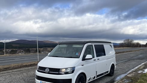 Hector – 2 berth Volkswagen T6 LWB 2016 ( awning sleeps additional 2 persons ) 