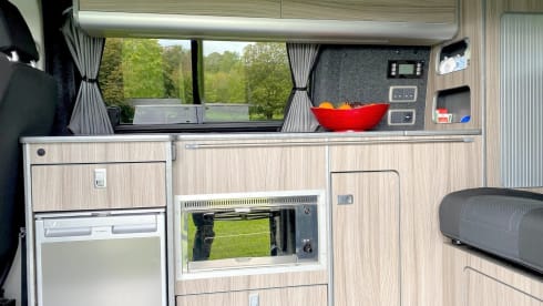Phoenix – Long wheel base VW Campervan with Solar!