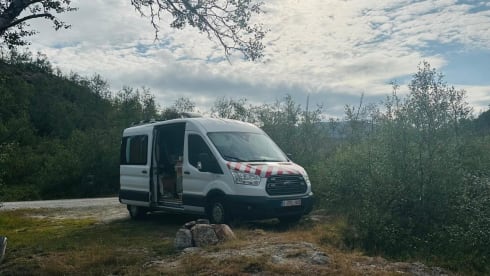 Leon – 2p Ford bus from 2014