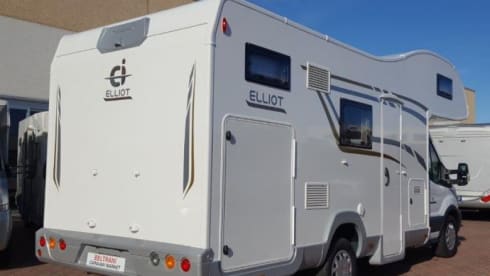 CAMPER MANSARDATO 6 POSTI