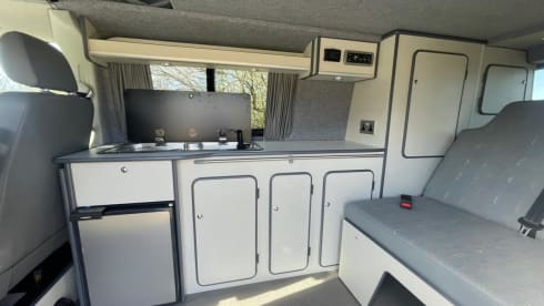 Misty  – *RECENTLY UPGRADED* Fully Heated/ Air-conditioned VW T5 4 berth  Campervan