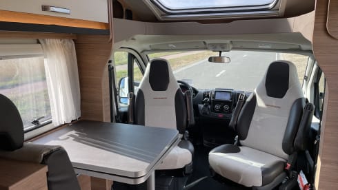 Weinsberg CaraCompact 600 MF B AUTOMATIC