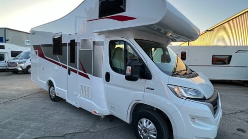 Motorhome to Hire - Rimor Seal 5 - 6 belts 6 berth