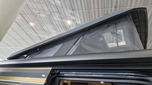 MOBILHOMIE – Campervan Burstner automatic met popup dak (4 slaapplaatsen)