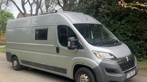 Self Converted Off-grid Citroen Relay 