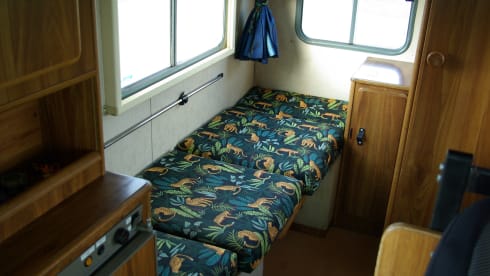 Spacious Peugeot alcove camper