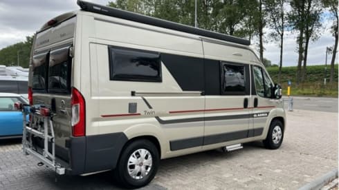Very luxurious camper, 5.99 m, automatic, 2 length beds