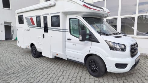 Bavarian Camper 2 – 5 people and still under 7m - the kronos 285TL.