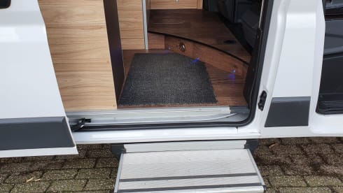 Hymer Grand Canyon, automatic, km free, 4 persons from 2017