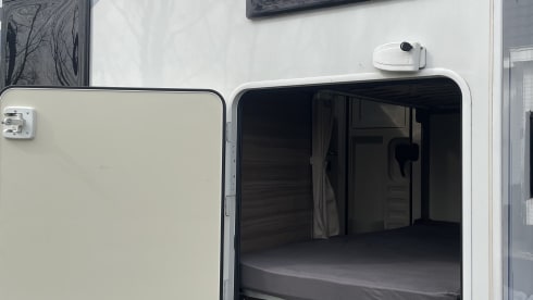 Spacious 7-person Rimor alcove family camper from 2019