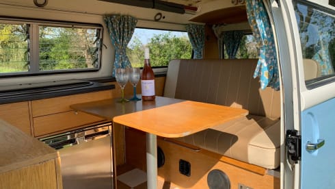 Bertie – Hire Bertie, our 1973 Volkswagen T2 Baywindow Campervan!